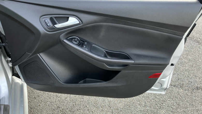 Ford Focus 1.0 EcoBoost 140 ST-Line Navigation 5dr Petrol Hatchback